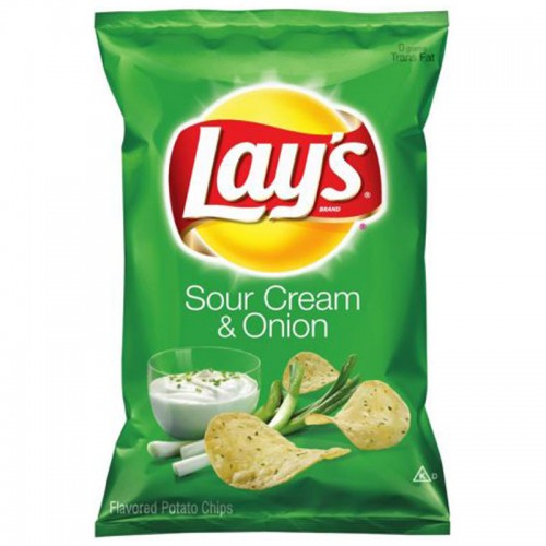0028400017015.jpg Buy Lay's Potato chip Sour cream and onion (184g) - Image 1