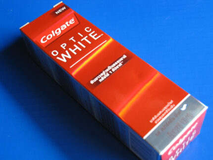 COLGATE Optic White Sparkling Mint Whitening Toothpaste 100g
