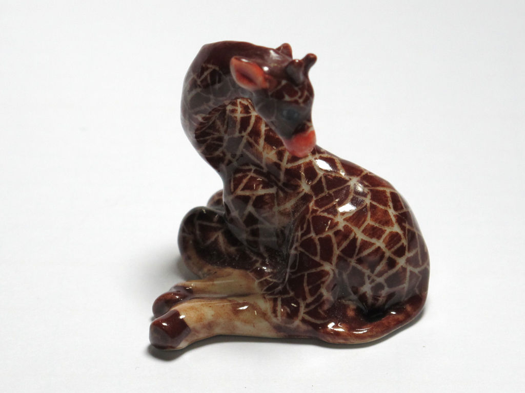 s-l1600_1488789f-aa1e-47a3-a21c-9bfd6d602451.jpg Buy Craft Gift Miniature Collectible Porcelain Sitting Giraffe Figurine Animal Zoo - Image 1