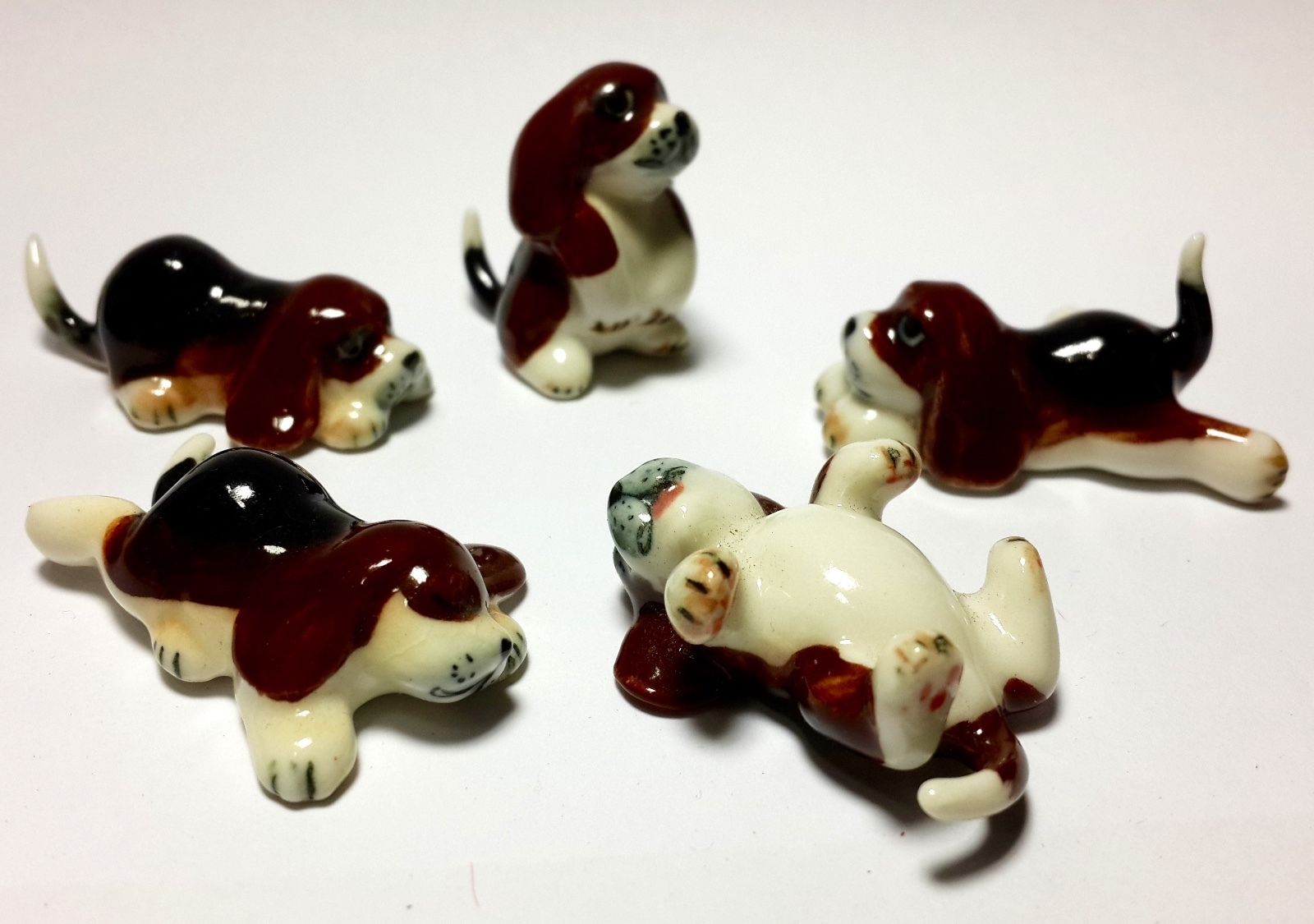 s-l1600_340857a2-9b16-458b-bef4-77af4d1e51e5.jpg Buy Set of 5 Dollhouse Miniatures Collectible Ceramic Cocker puppies dog FIGURINE - Image 1