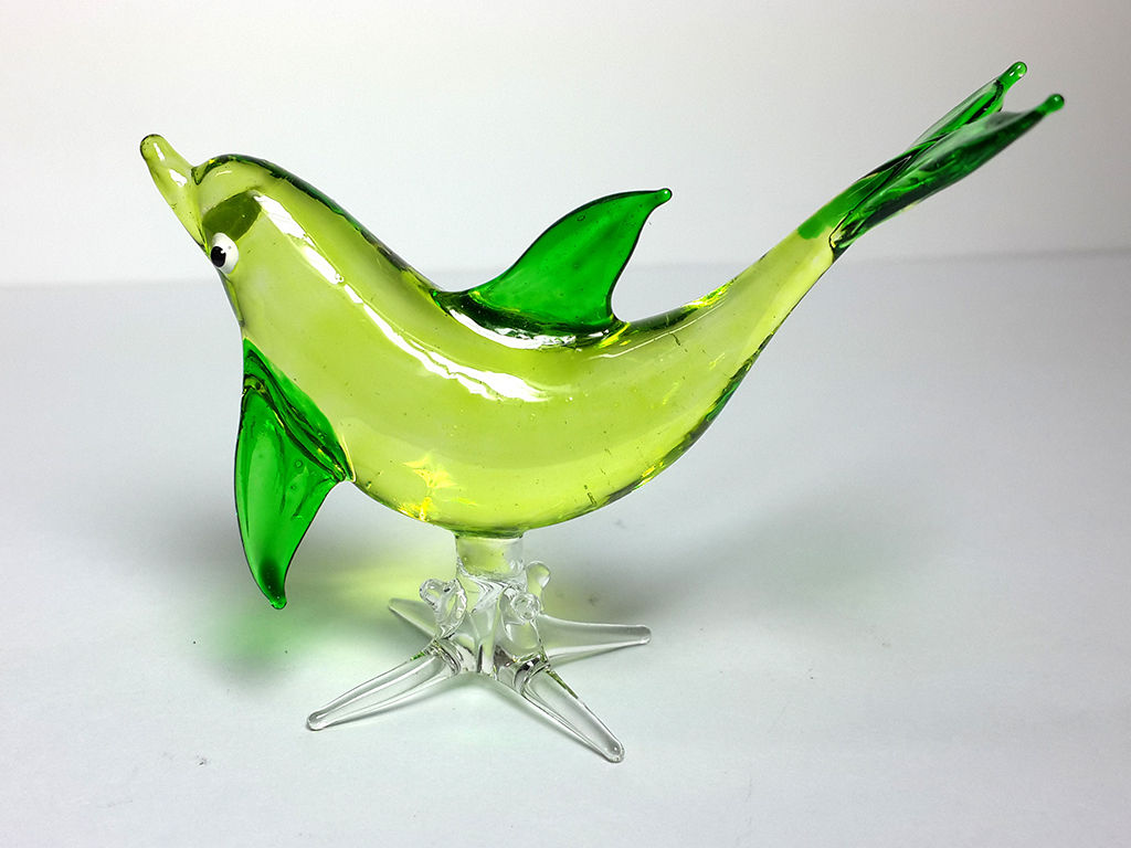 s-l1600_3764ca53-2702-4eaf-ad72-397a85ec0a1a.jpg Buy Aquarium MINIATURE HAND BLOWN Art GLASS Green Junping Dolphin FIGURINE - Image 1