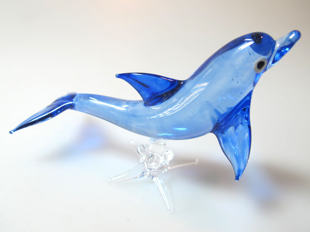 s-l1600_5a9f7bd8-bc60-4cf2-a42b-c5565914cd28.jpg Buy Aquarium MINIATURE HAND BLOWN Art GLASS Blue Dolphin FIGURINE - Image 1