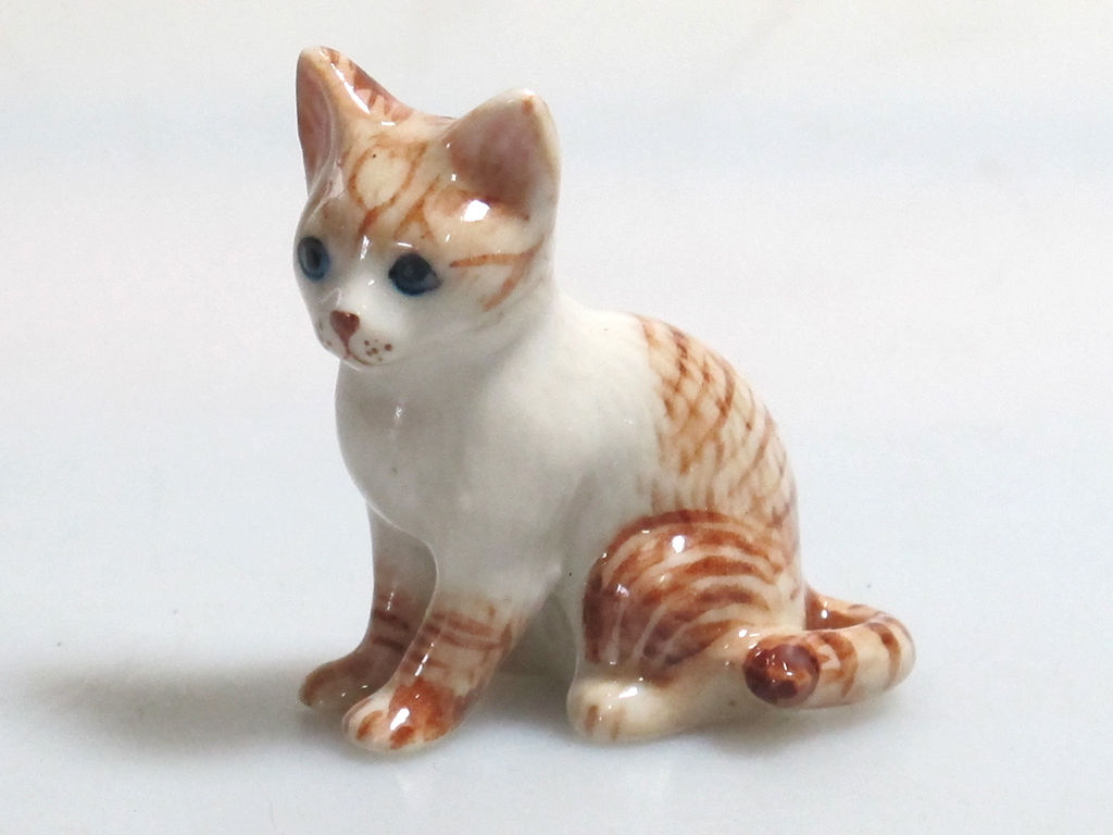 s-l1600_733e901e-8f67-46c7-a8b6-f8fb36841bdb.jpg Buy Hand Painted Miniature Collectible Ceramic Porcelain Siamese Tiger Cat FIGURINE - Image 1