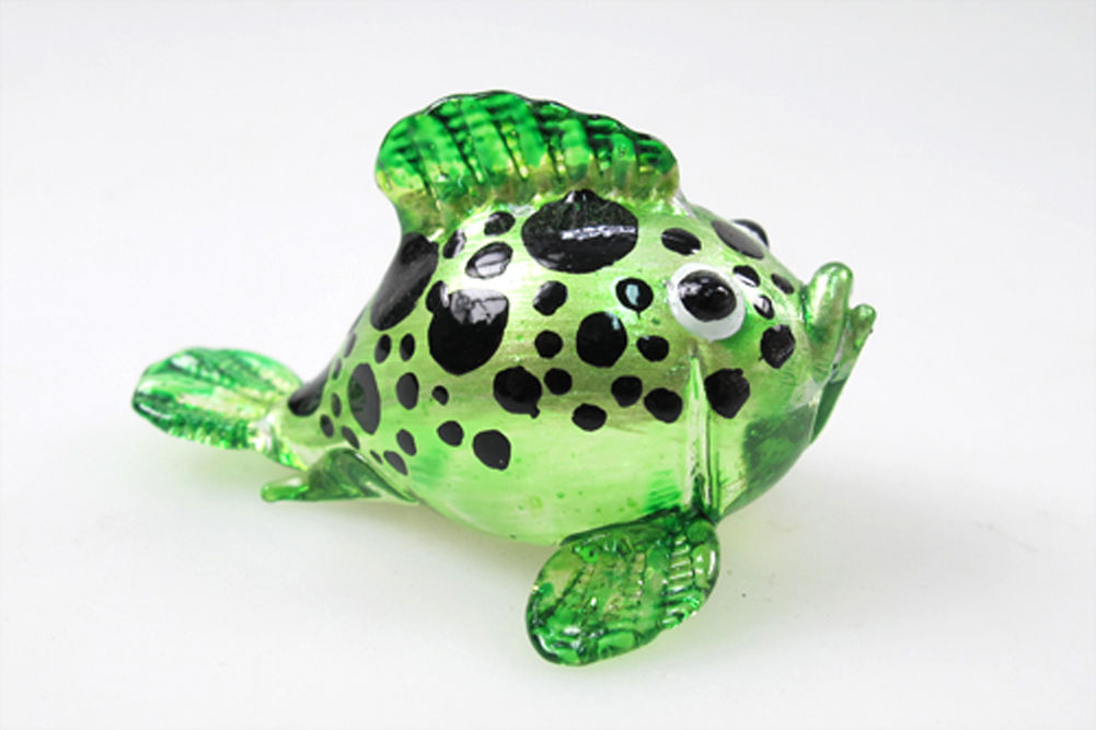 s-l1600_7cc7a82e-4067-4dec-80fc-38e79d0bd3f9.jpg Buy Aquarium Handicraft MINIATURE HAND BLOWN GLASS Green Puffer Fish FIGURINE - Image 1
