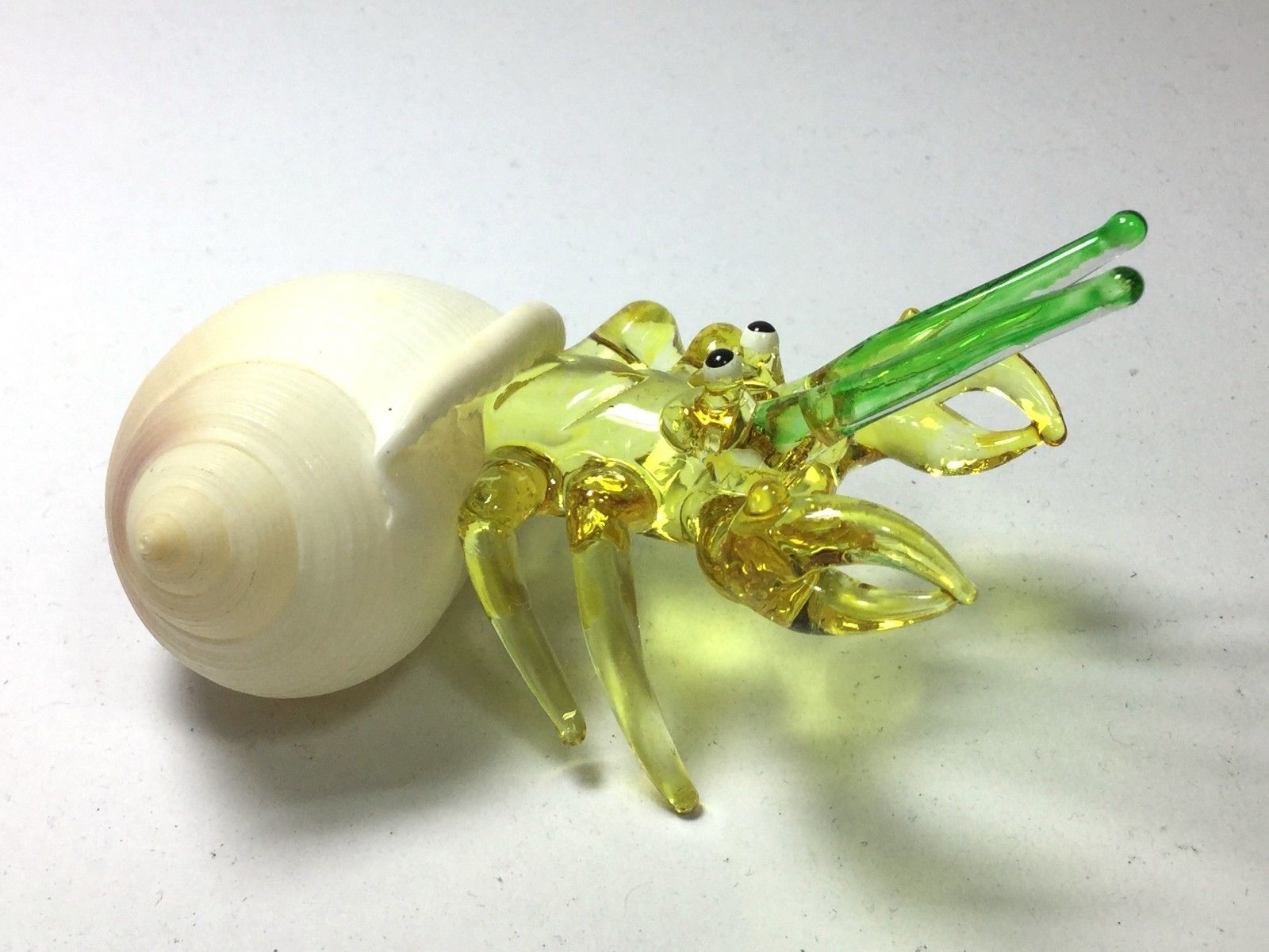 s-l1600_97a63925-ba5e-4fee-be78-6d6e005c1317.jpg Buy Seashell Handcrafted MINIATURE HAND BLOWN GLASS Hermit Crab FIGURINE - Image 1
