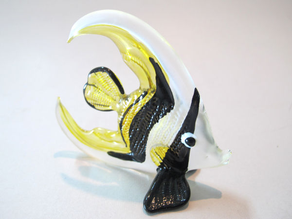 s-l1600_b7c1ff4f-048d-442c-bc44-21169ed271df.jpg Buy Coastal Style Handicraft MINIATURE HAND BLOWN Art GLASS Fish FIGURINE Collection - Image 1