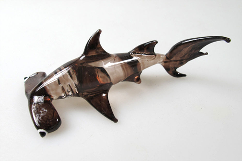 s-l1600_e0f4fdf8-1688-4f4d-ac9a-203695d62214.jpg Buy Coastal Style MINIATURE HAND BLOWN GLASS Hammer Head Shark FIGURINE Sculpture - Image 1